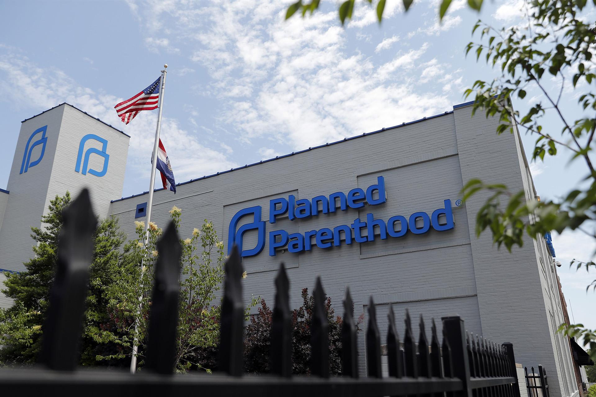 In this June 4, 2019, file photo, a Planned Parenthood clinic is photographed in St. Louis. (AP Photo / Jeff Roberson, File)