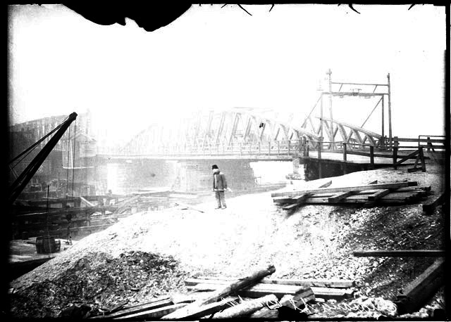 Indiana Street swing bridge, 1909