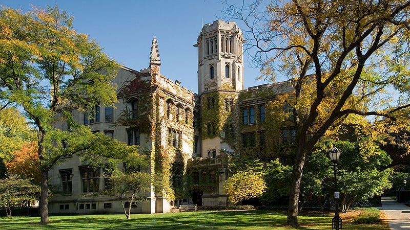 Julius Rosenwald Hall at the University of Chicago (Czmurio / Wikimedia Commons)