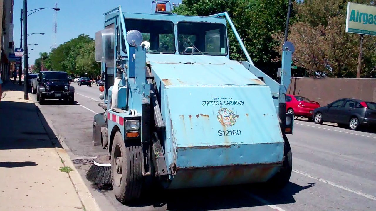 Chicago's street sweeping schedule has been adjusted in light of the coronavirus quarantine. (Arvell Dorsey Jr. / Flickr)