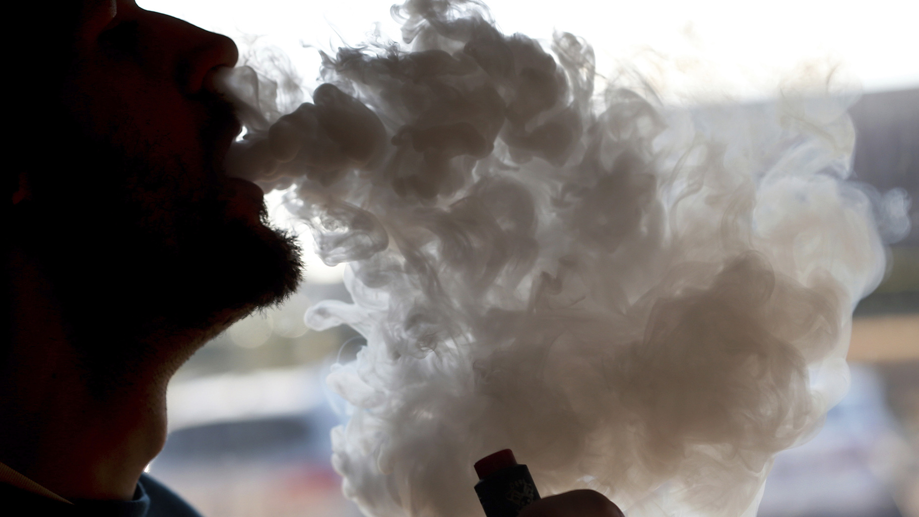 US Official Expects ‘Hundreds More’ Cases of Vaping Illness | Chicago ...