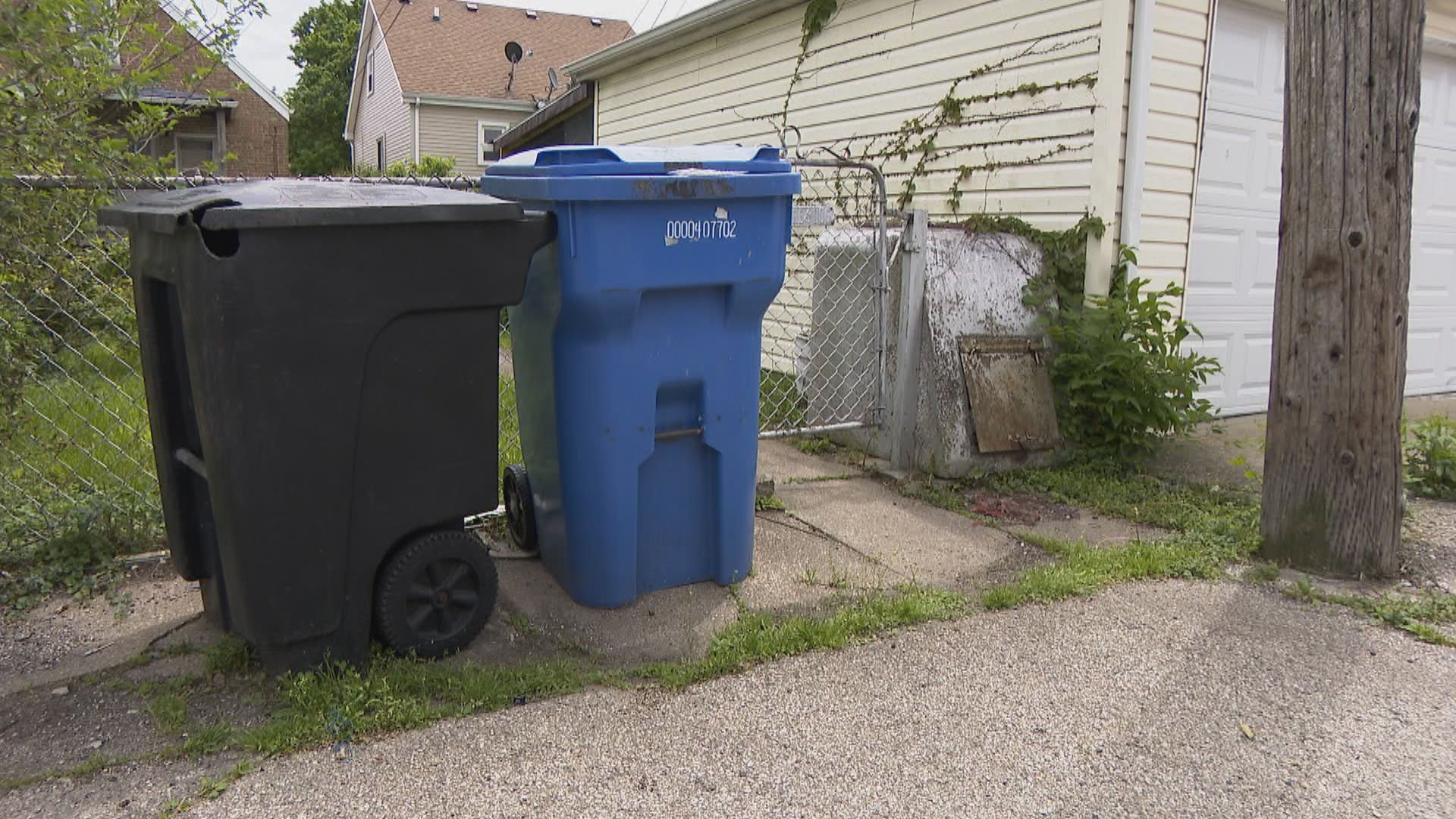 Inside the process to get a new garbage can in Chicago - Axios Chicago