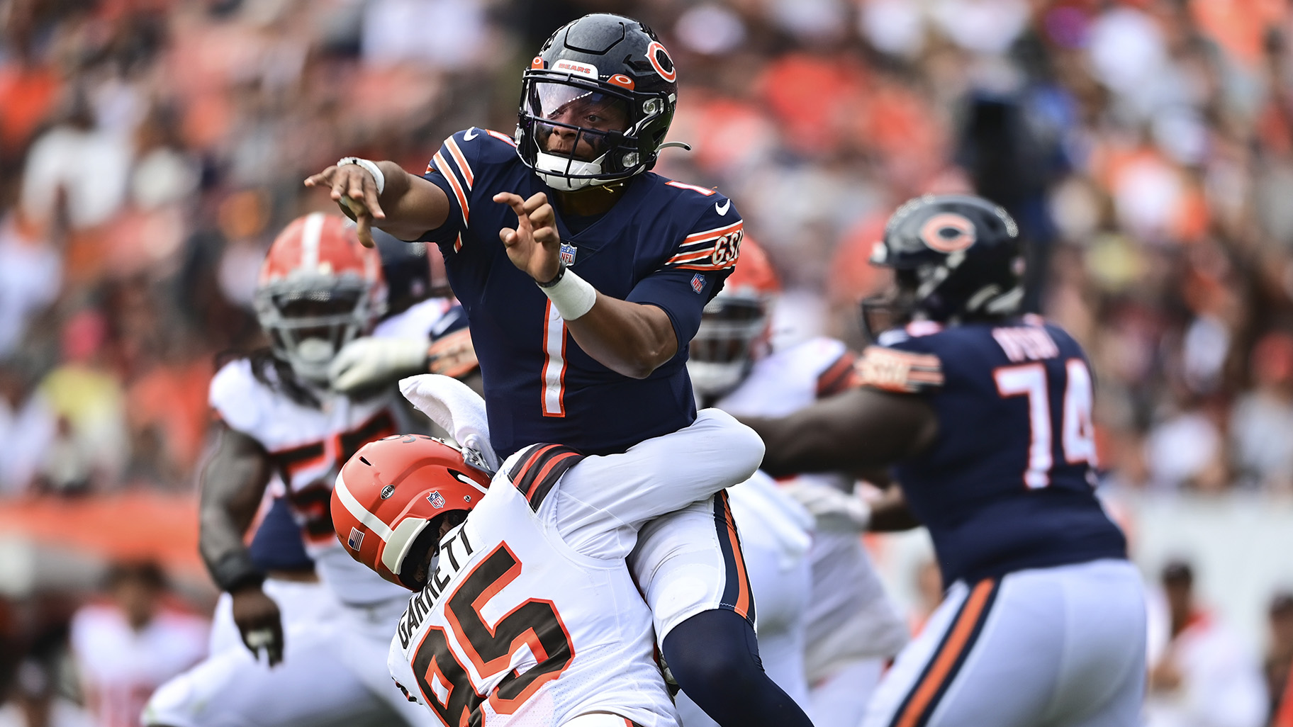 Browns debut throwback uniforms against Chicago Bears