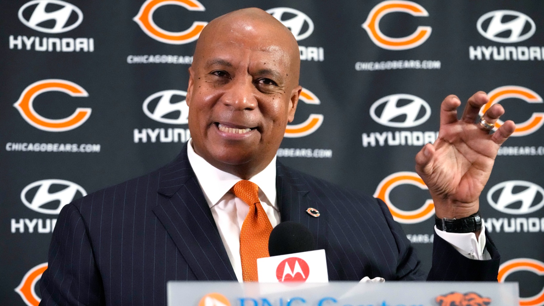 Kevin Warren Ready to Embrace New Challenge as Bears President | Chicago  News | WTTW