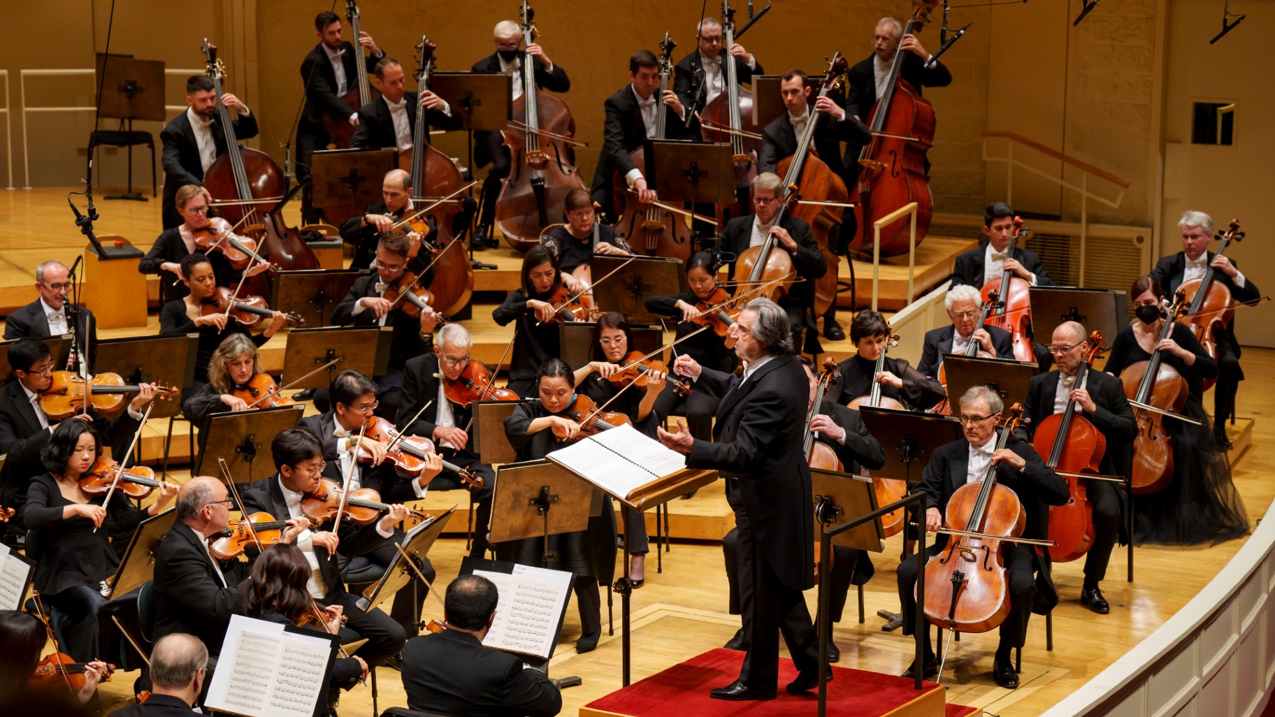 Maestro Muti Waves a Richly Varied Goodbye (But Not a Farewell) by