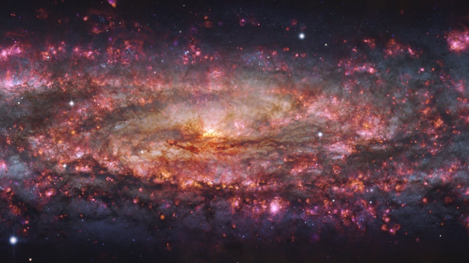 This Photo of the Nearby Sculptor Galaxy Spans 65,000 Light Years
