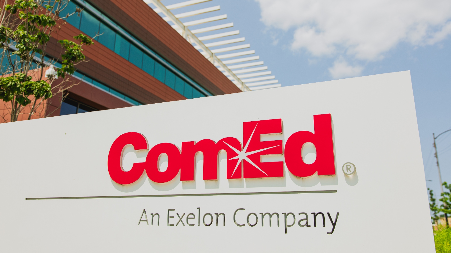 投诉指控ComEd违反州法，提高客户账单上的费用。