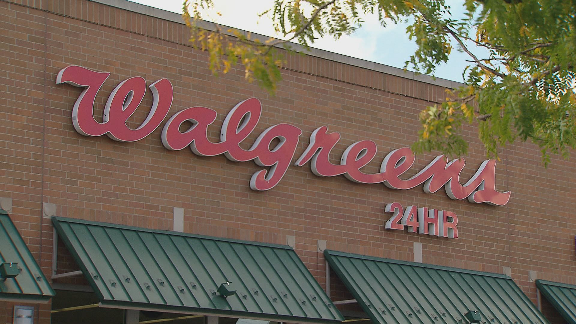 Do Walgreens Have ATMs In 2022? [Fees, Limits, Locations]