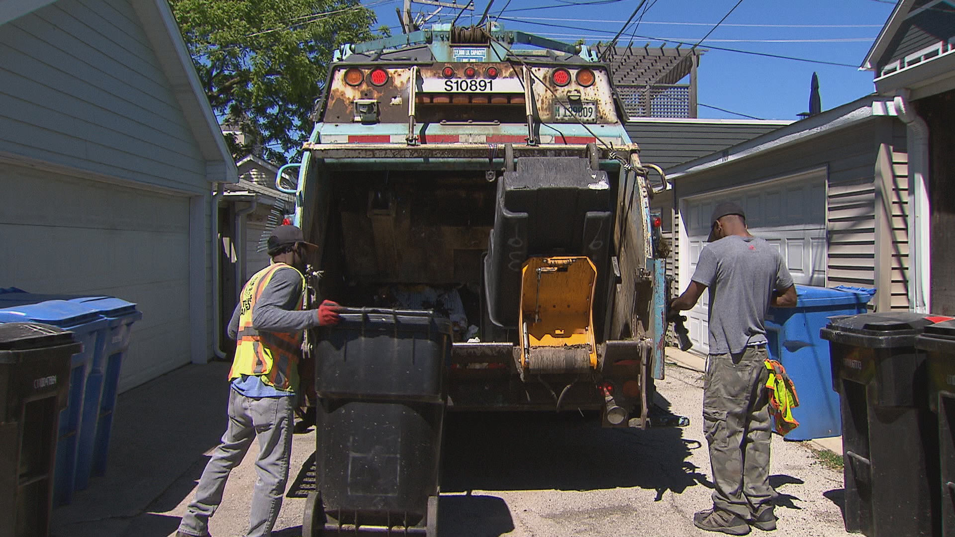 Inside the process to get a new garbage can in Chicago - Axios Chicago