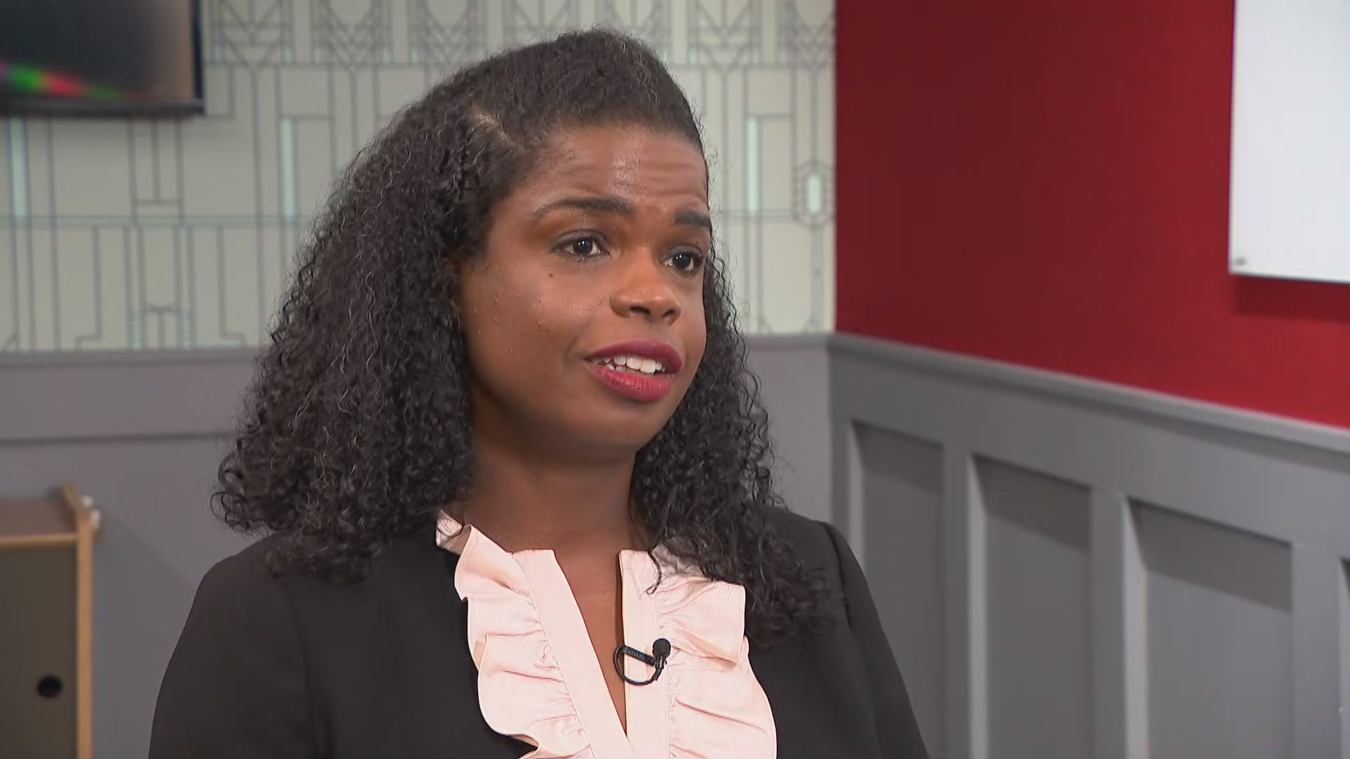 Embattled Cook County States Attorney Kim Foxx Speaks Out Chicago News Wttw