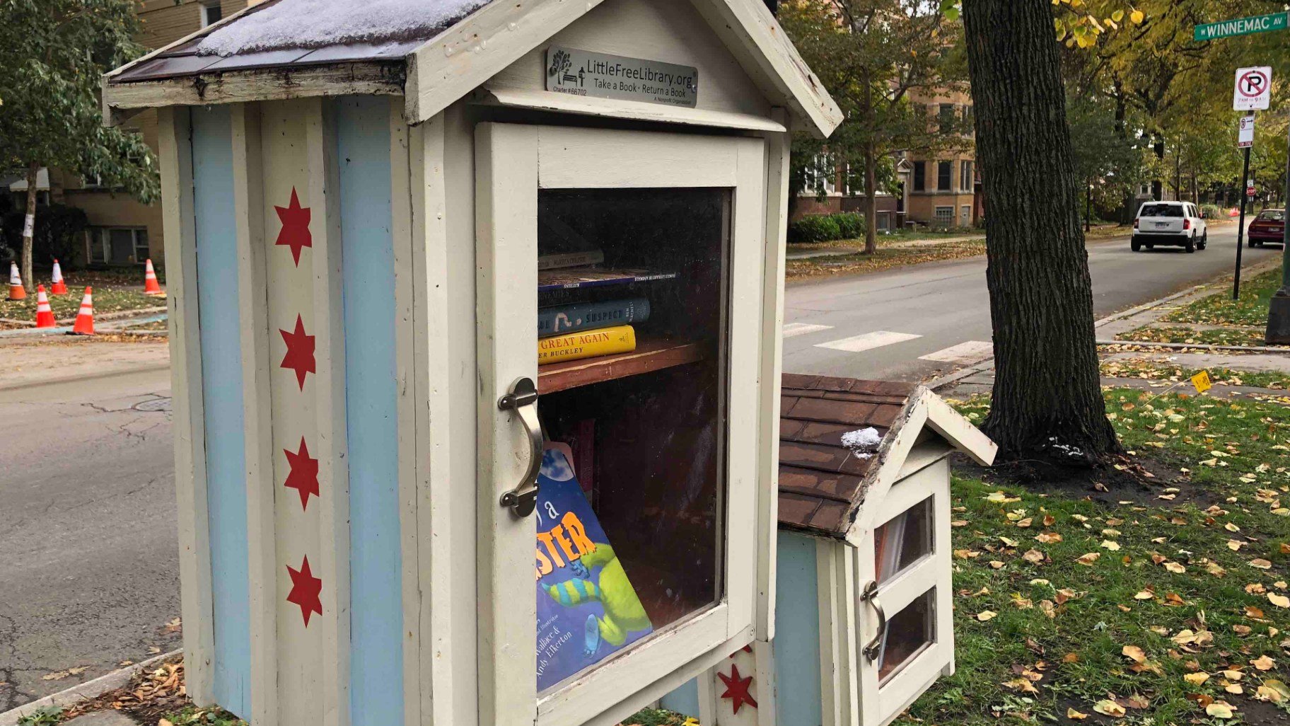 小型免费图书馆获得喘息，市议会推迟投票，将要求对这些微型图书馆进行许可证审批