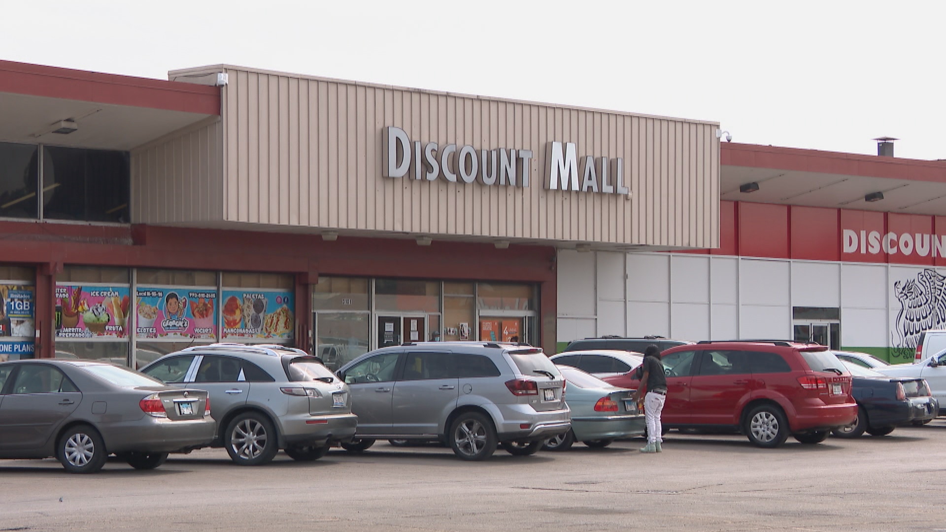 French Mall Owner Adds Big Retailers as Part of Overhaul Near Chicago