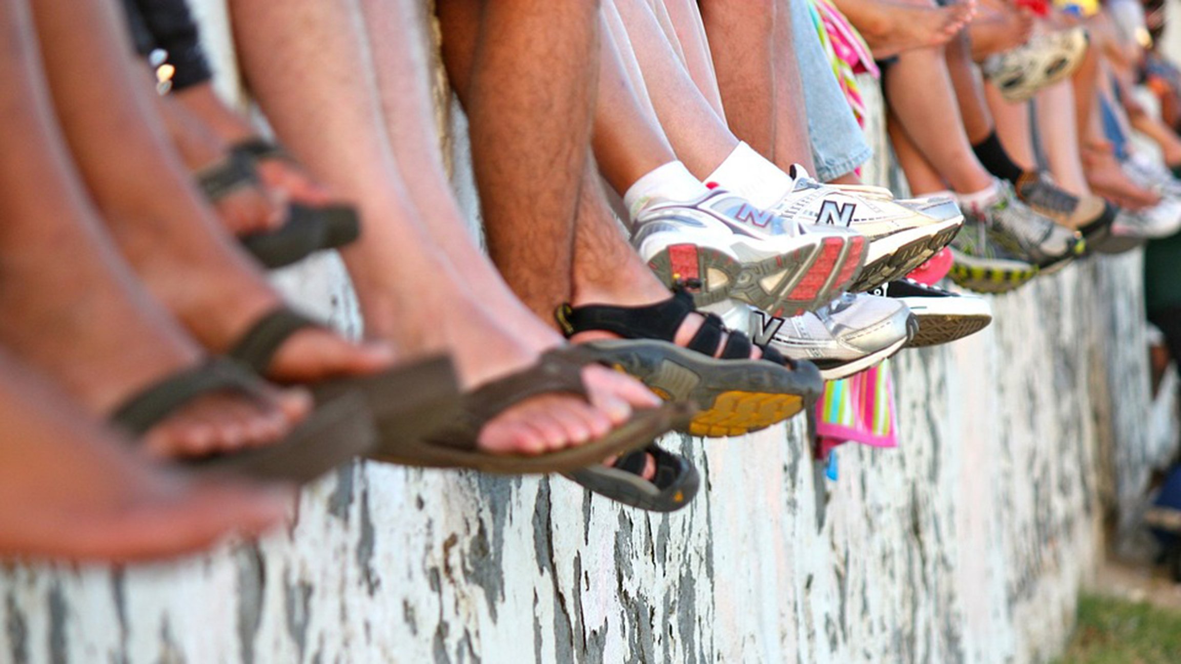 Ноги на стену. Стопа из стены. Foot Wall. Feet in Wall.