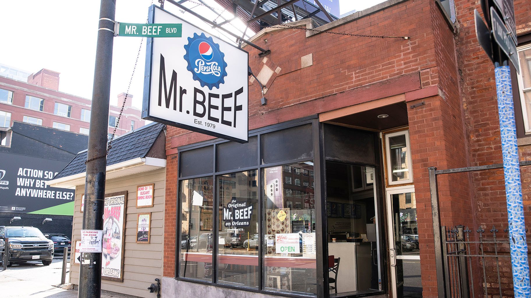 Founder of Mr. Beef, Shop That Inspired 'The Bear' TV Show, Dies