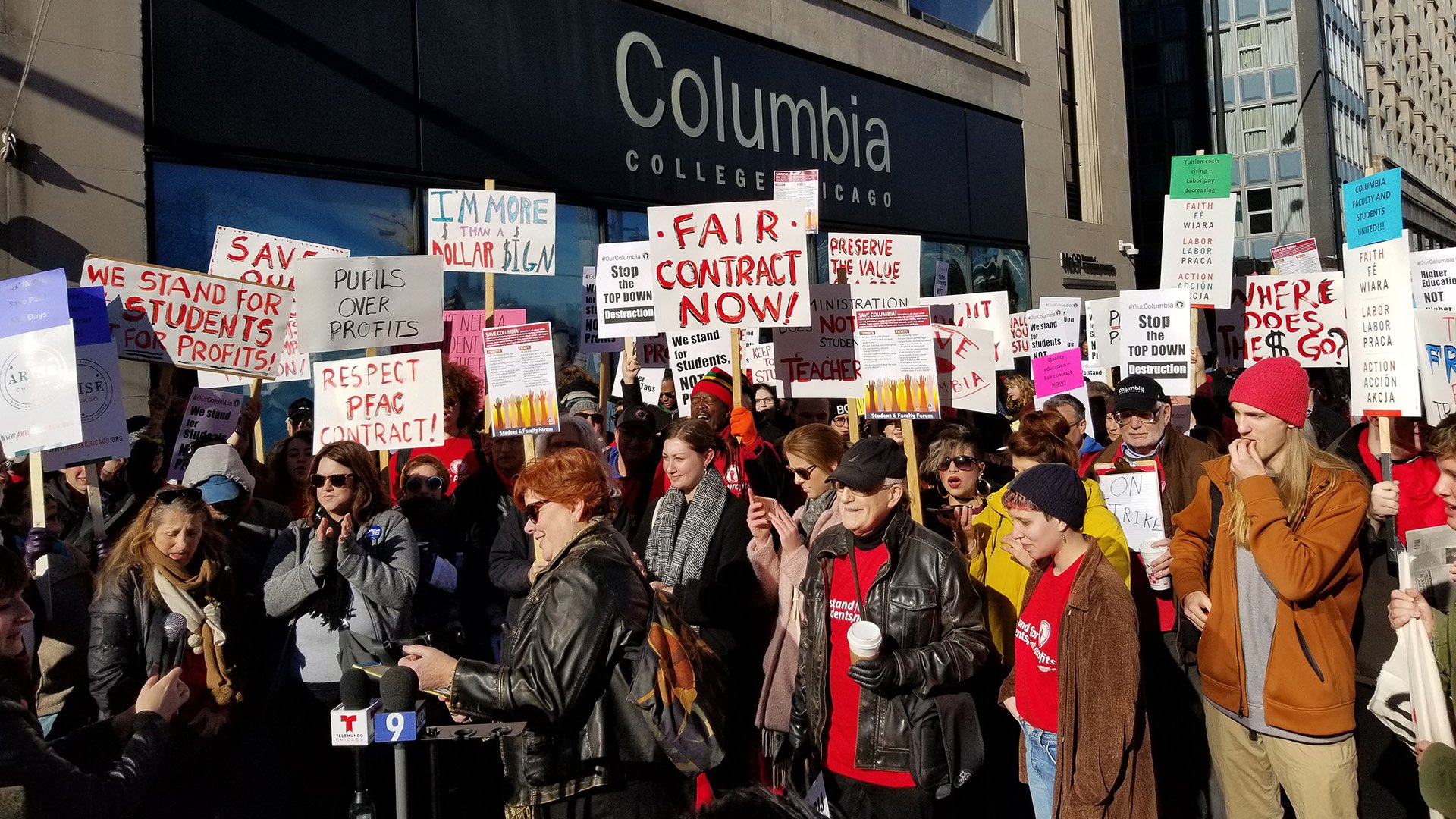 Columbia College PartTime Staff Strike As Labor Negotiations Wear On