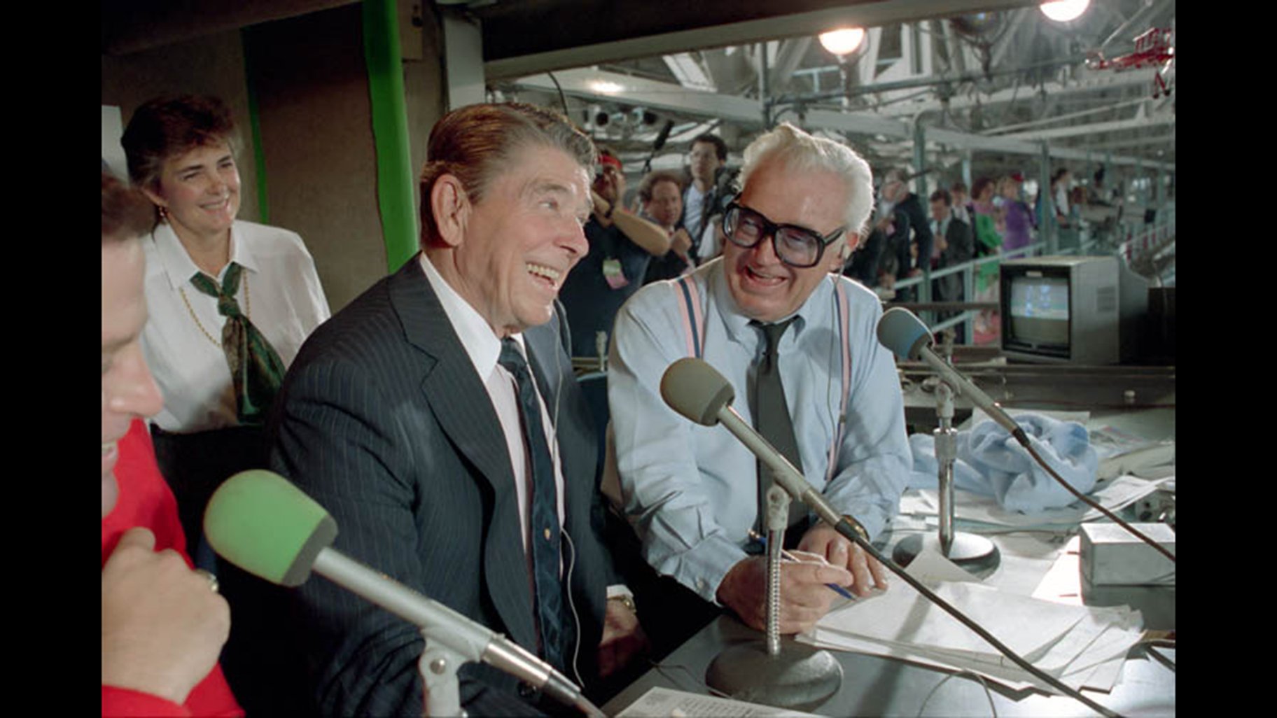 Harry Caray's legacy lives as Cubs seek title