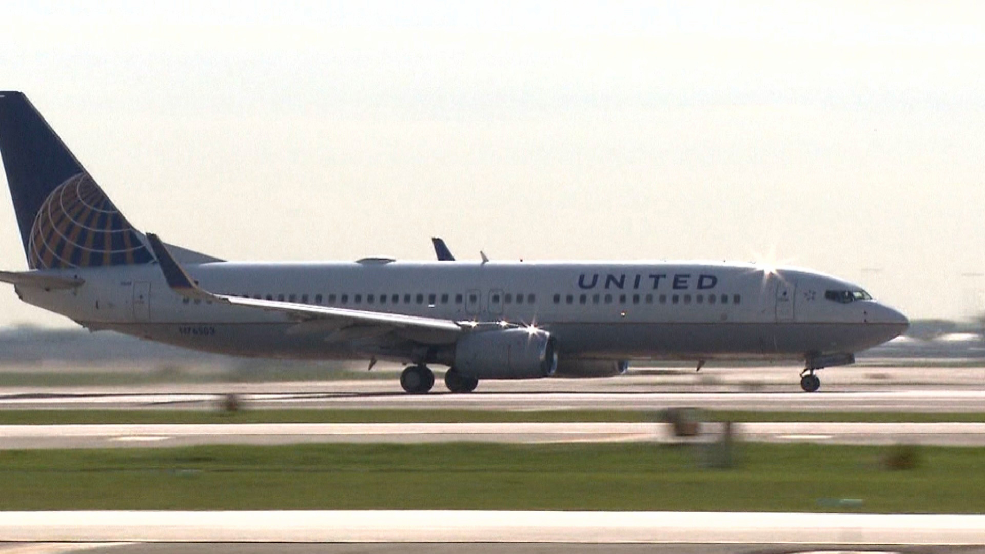 Crain S Headlines United Airlines Launches Vaccine Lottery Chicago News Wttw