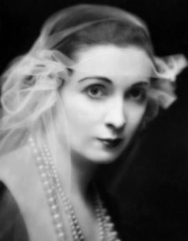 Hazel Lavery in 1916