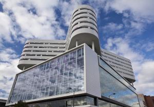 The Tower building viewed from Ashland Avenue and Congress Parkway. Courtesy of Rush University Medical Center.