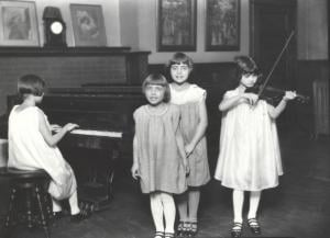 Wallace Kirkland, photographer. Jane Addams Hull House Photographs, JAMC_0000_0182_0259, University of Illinois at Chicago Library, Special Collections.