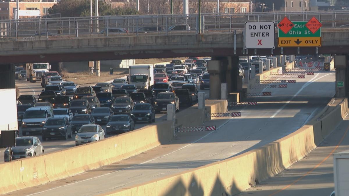 Traffic on the Kennedy Expressway on Jan. 9, 2025. (WTTW News)