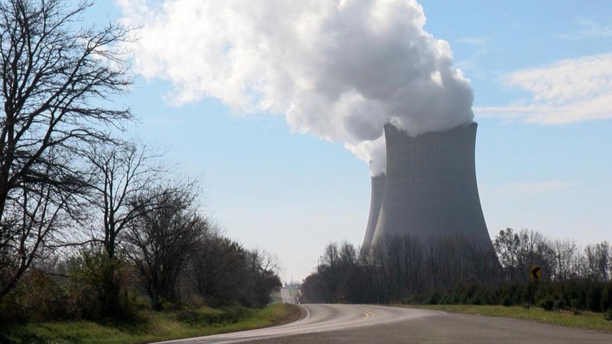 The Byron Generating Station, owned by Constellation Energy, is pictured in Ogle County. (Andrew Campbell / Capitol News Illinois)