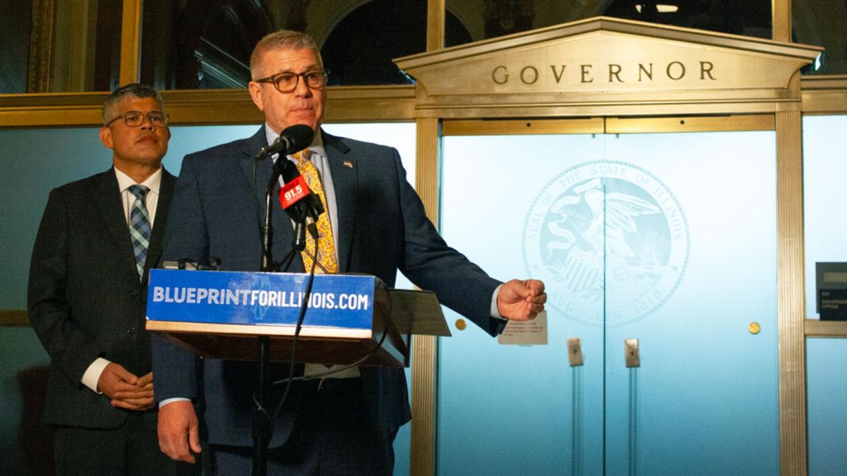 Republican candidate for governor Darren Bailey speaks at a news conference with running mate Aaron Del Mar on Jan. 8, 2026. (Jenna Schweikert / Capitol News Illinois)
