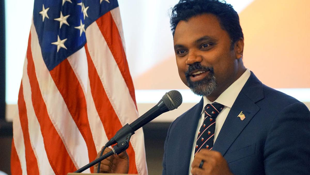 Texas GOP Chair Abraham George addresses Illinois Republicans at a party breakfast Thursday, Aug. 14, 2025, in Springfield ahead of the Illinois State Fair. (Peter Hancock / Capitol News Illinois)