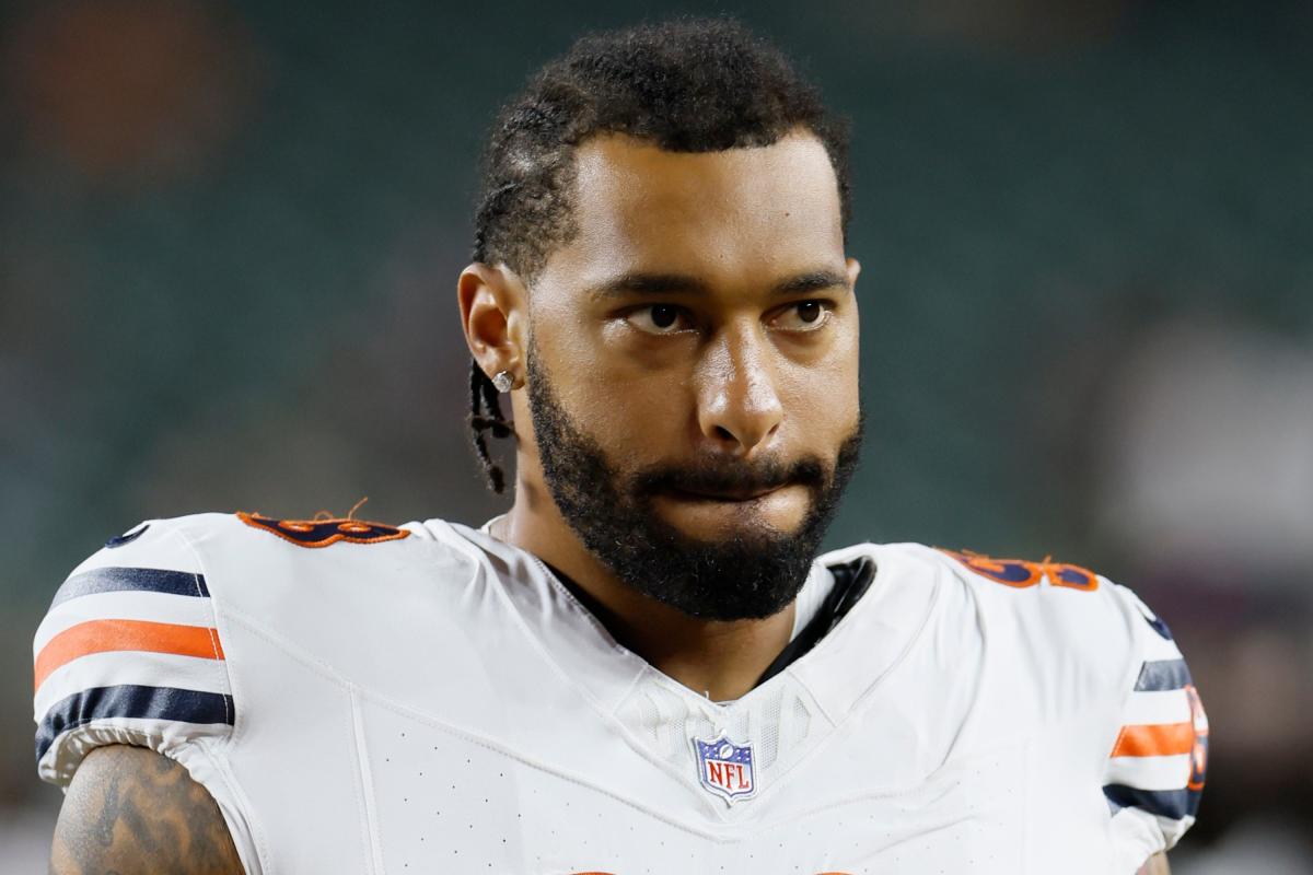 Chicago Bears defensive lineman Montez Sweat leaves the field after an NFL preseason football game against the Cincinnati Bengals in Cincinnati, Aug. 22, 2026. (AP Photo / Jay LaPrete, File)