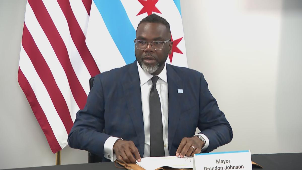 Mayor Brandon Johnson addresses the news media on June 11, 2025. (Heather Cherone / WTTW News)