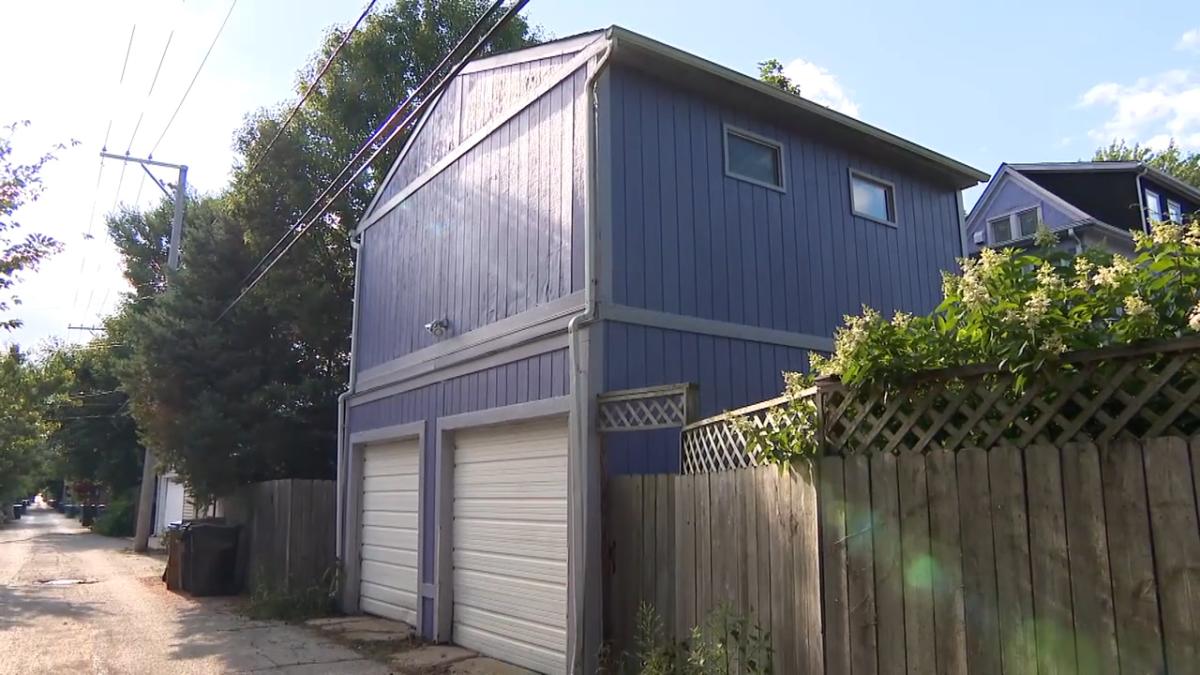 A Chicago coach house. (WTTW News)
