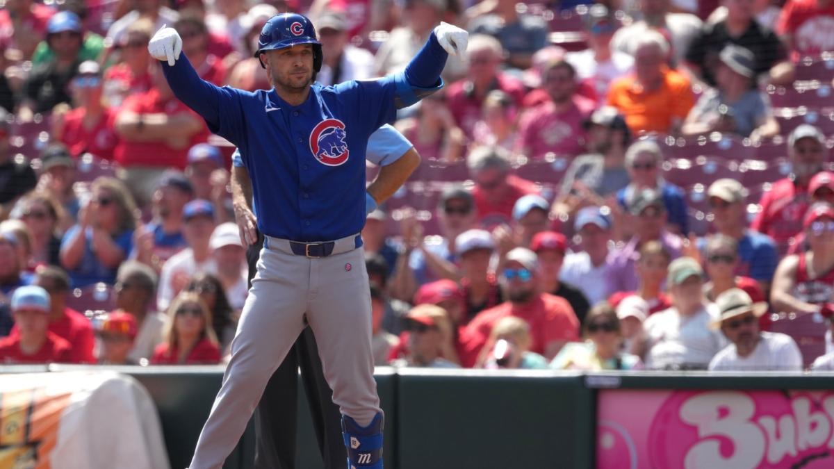 Chicago Cubs' Alex Bregman celebrates after a one-run single during the first inning of a baseball game against the Cincinnati Reds, Sunday, Sept. 20, 2026, in Cincinnati. (AP Photo / Kareem Elgazzar)