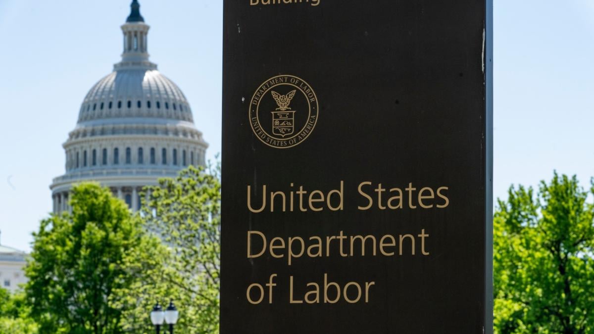  In this May 7, 2020, file photo, the entrance to the Labor Department is seen near the Capitol in Washington. (AP Photo / J. Scott Applewhite, File)