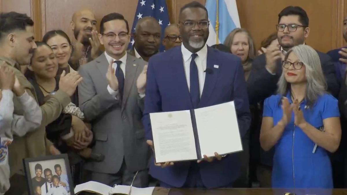 Mayor Brandon Johnson displays the executive order he signed on Saturday, Jan. 31. (Provided)
