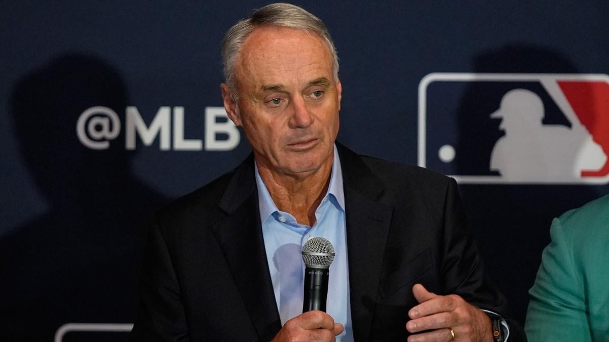 Rob Manfred, commissioner of Major League Baseball answers questions during a news conference at the MLB winter meetings, Dec. 8, 2025, in Orlando, Fla. (AP Photo / John Raoux, file)