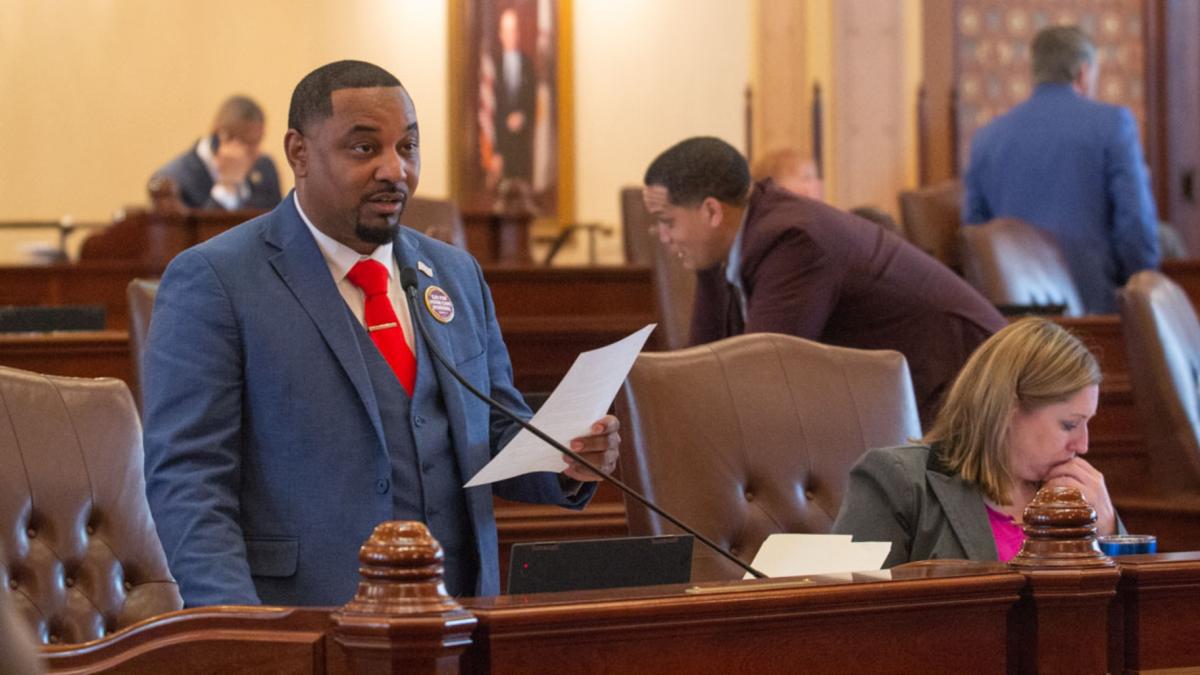 State Sen. Willie Preston, D-Chicago, speaks on the Illinois Senate floor on Wednesday, May 21, 2025, in favor of his bill to require anti-bias training for maternal health providers. (Jerry Nowicki / Capitol News Illinois)
