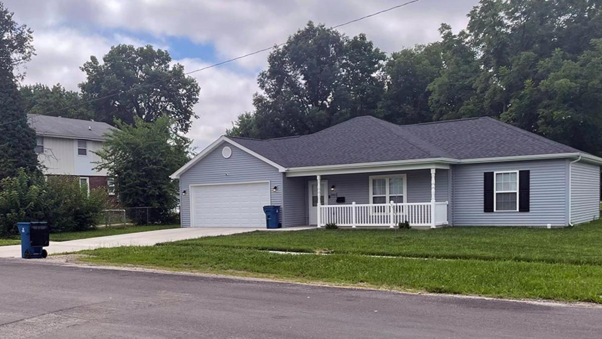 Houses are pictured in Springfield’s East Side neighborhood that are part of an affordable housing development for low-income residents. (Andrew Campbell / Capitol News Illinois)