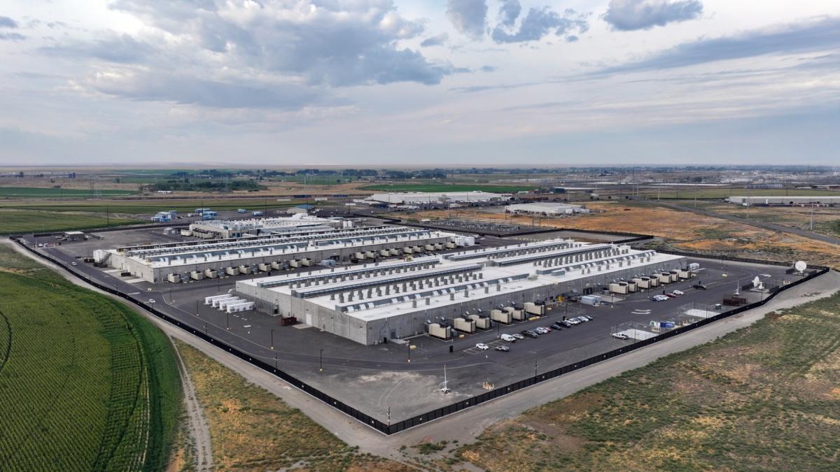 FILE - Amazon Web Services data center is seen on Aug. 22, 2024, in Boardman, Ore. (AP Photo / Jenny Kane, File)