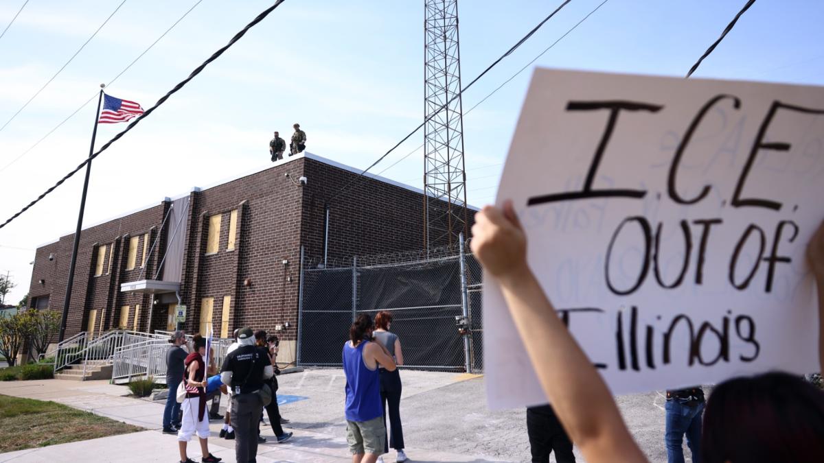 Immigration and Customs Enforcement facility officers stand guard outside an ICE facility in Broadview, Friday, Sept. 19, 2025. (Anthony Vazquez/Chicago Sun-Times via AP)