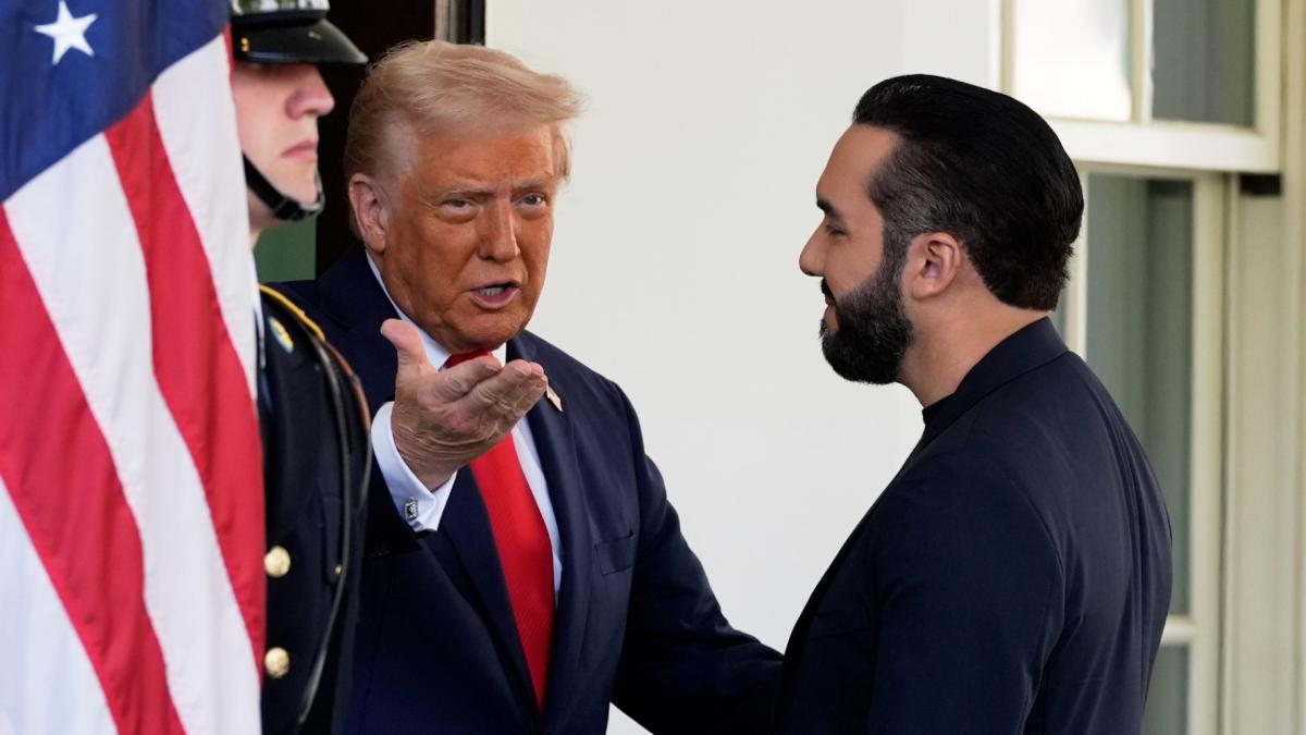 President Donald Trump greets El Salvador's President Nayib Bukele as he arrives at the West Wing of the White House, Monday, April 14, 2025, in Washington. (AP Photo / Alex Brandon)