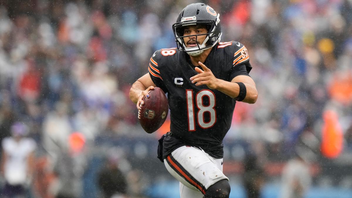 Chicago Bears quarterback Caleb Williams (18) runs with the football during the second half of an NFL football game against the Minnesota Vikings in Chicago, Sunday, Sept. 20, 2026. (AP Photo / Nam Y. Huh)