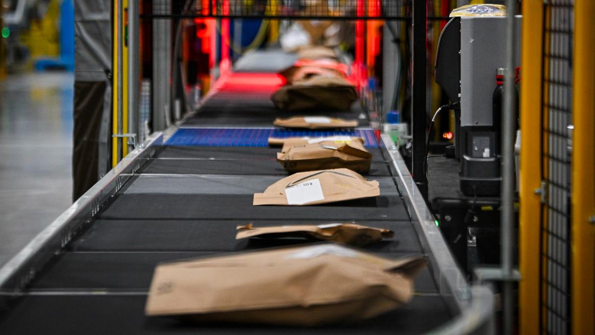 Amazon is the target of an “economic blackout” from an advocacy group. (Miguel J. Rodriguez Carrillo / Getty Images via CNN Newsource)