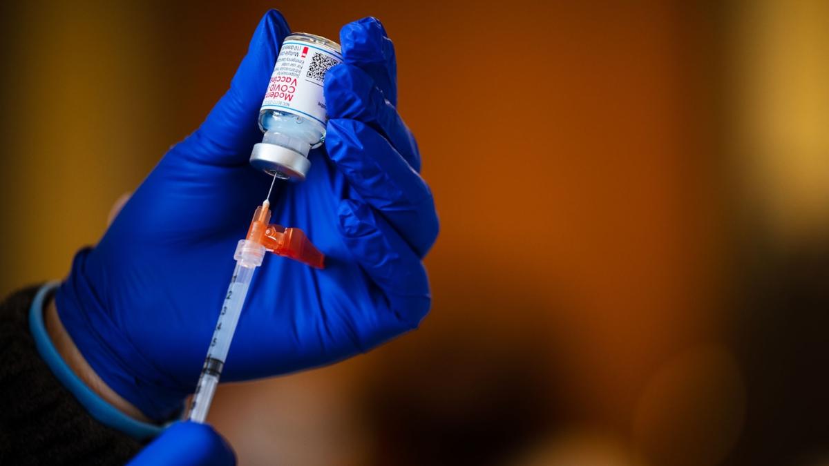 Changes to the way FDA approves COVID-19 vaccines will limit who can get them in the fall. (Jon Cherry / Getty Images via CNN Newsource)
