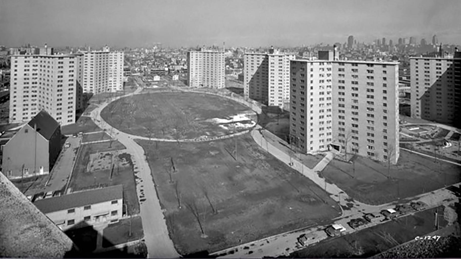 The Grace Abbott Homes c. 1970 (Digital image collection, Special Collections and University Archives, University of Illinois, Chicago)