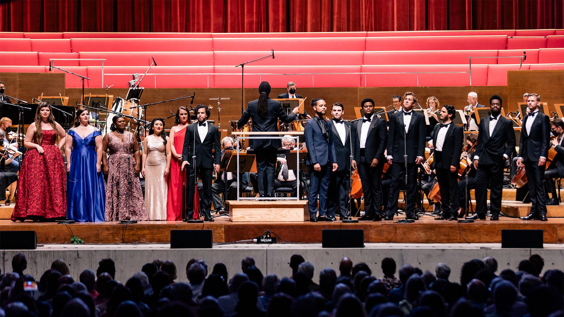 The Ryan Opera Center ensemble, led by Donald Lee III Pritzker Pavilion, Aug. 21, 2022. (Credit: Kyle Flubacker)