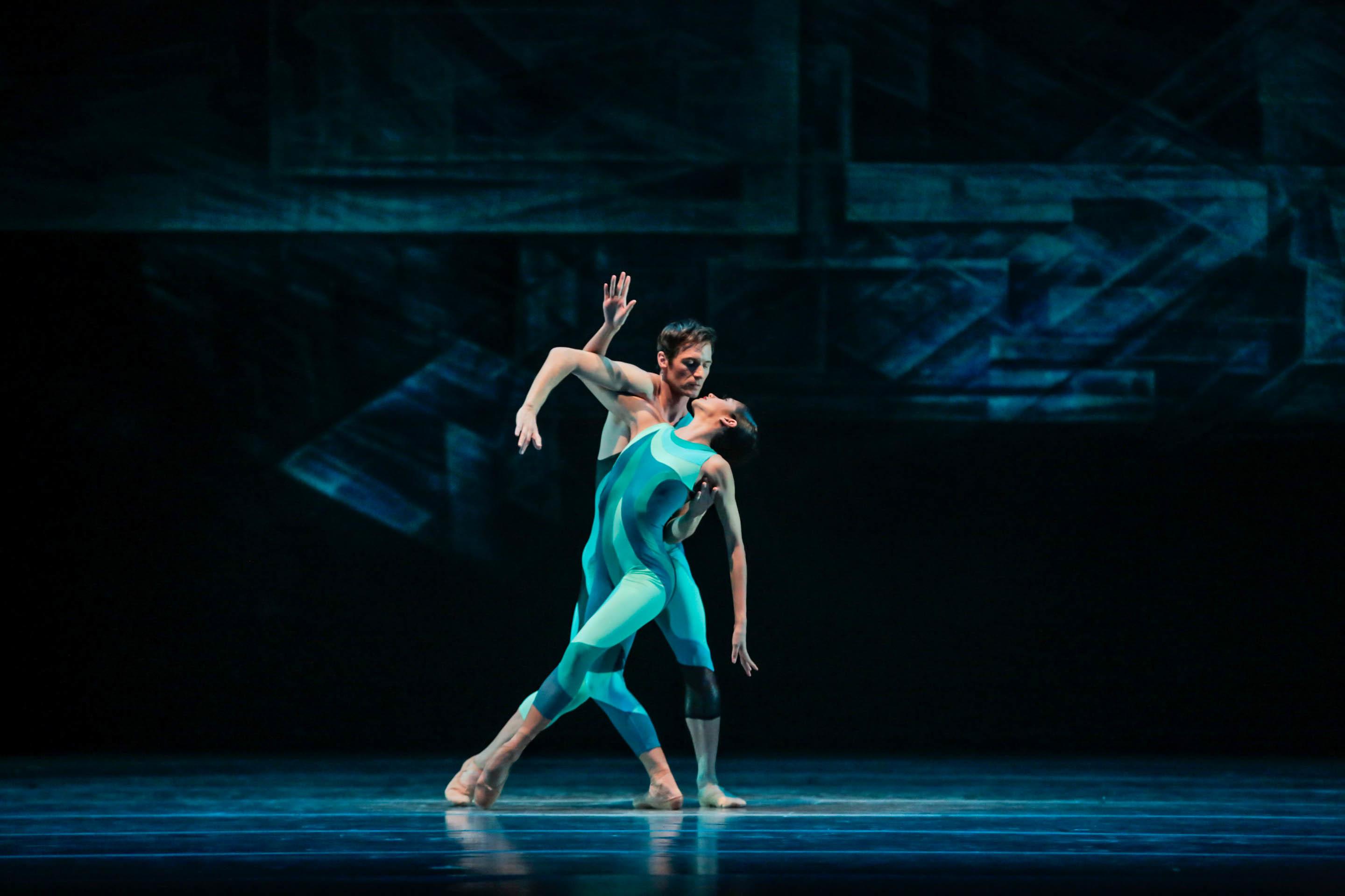 Dancers Rory Hohenstein and Christine Rocas in “Beyond the Shore.” (Photo by Cheryl Mann)