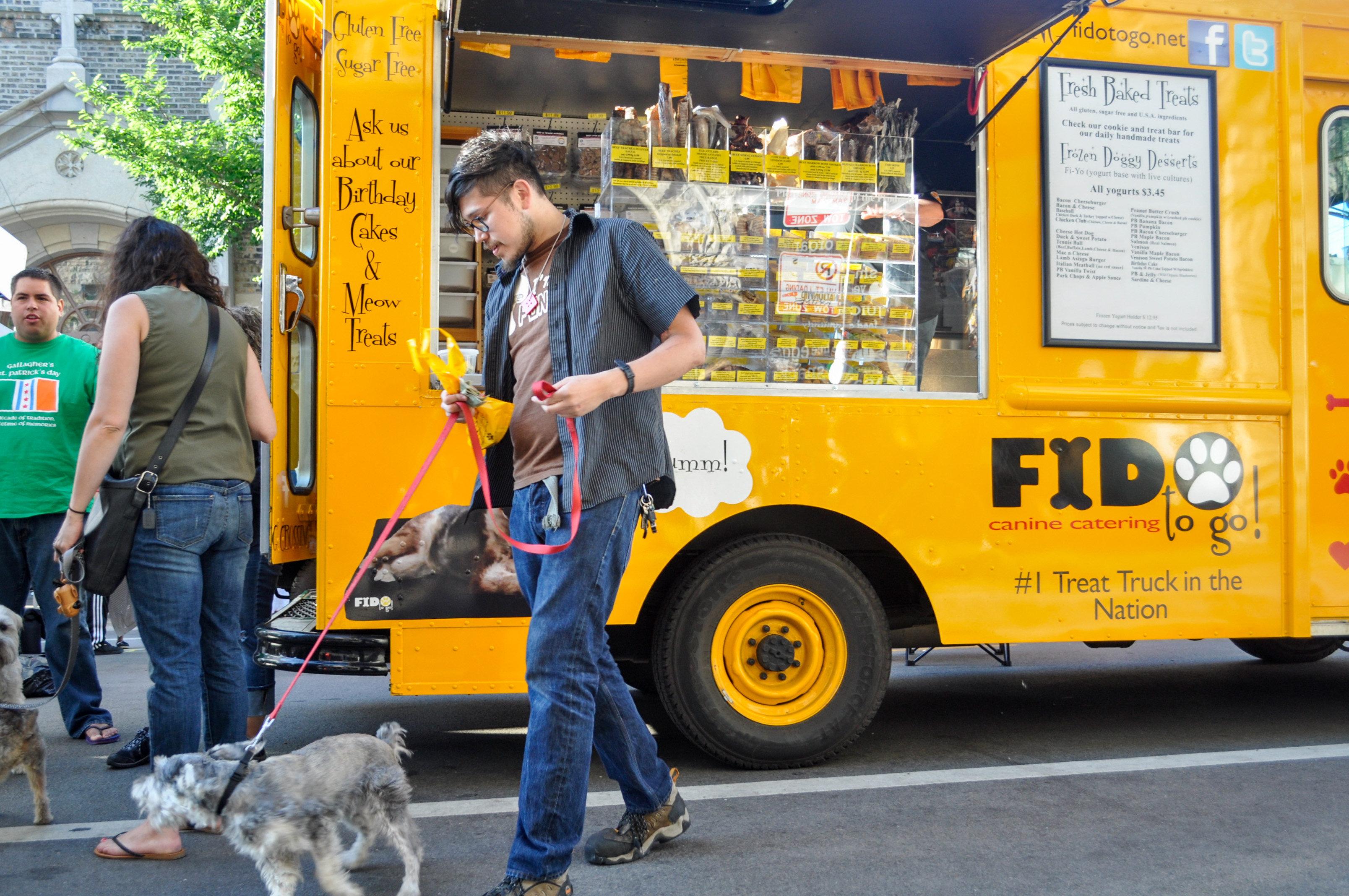 An afternoon in West Town: A food truck celebration and neighborhood art walk are on tap this weekend.