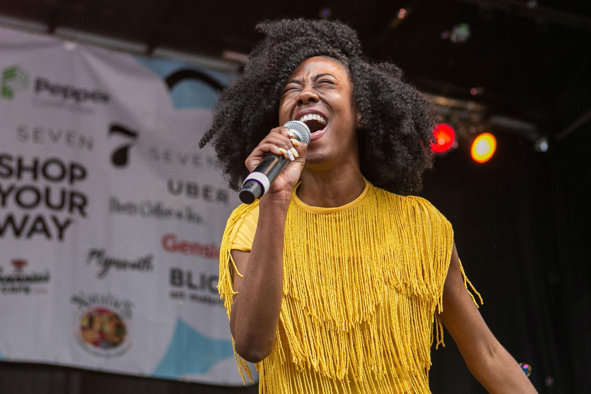 Manifest 2018 song competition winner Chinaa performs. (Photo by Alexis Ellers, Columbia College Chicago)