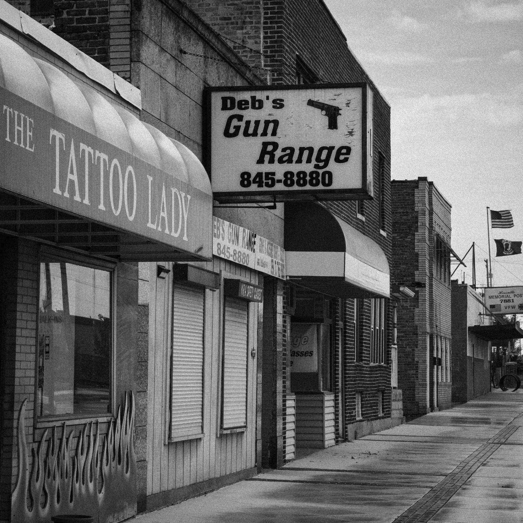 Deb’s Gun Range in Hammond, Indiana. (Sarahbeth Maney / ProPublica)