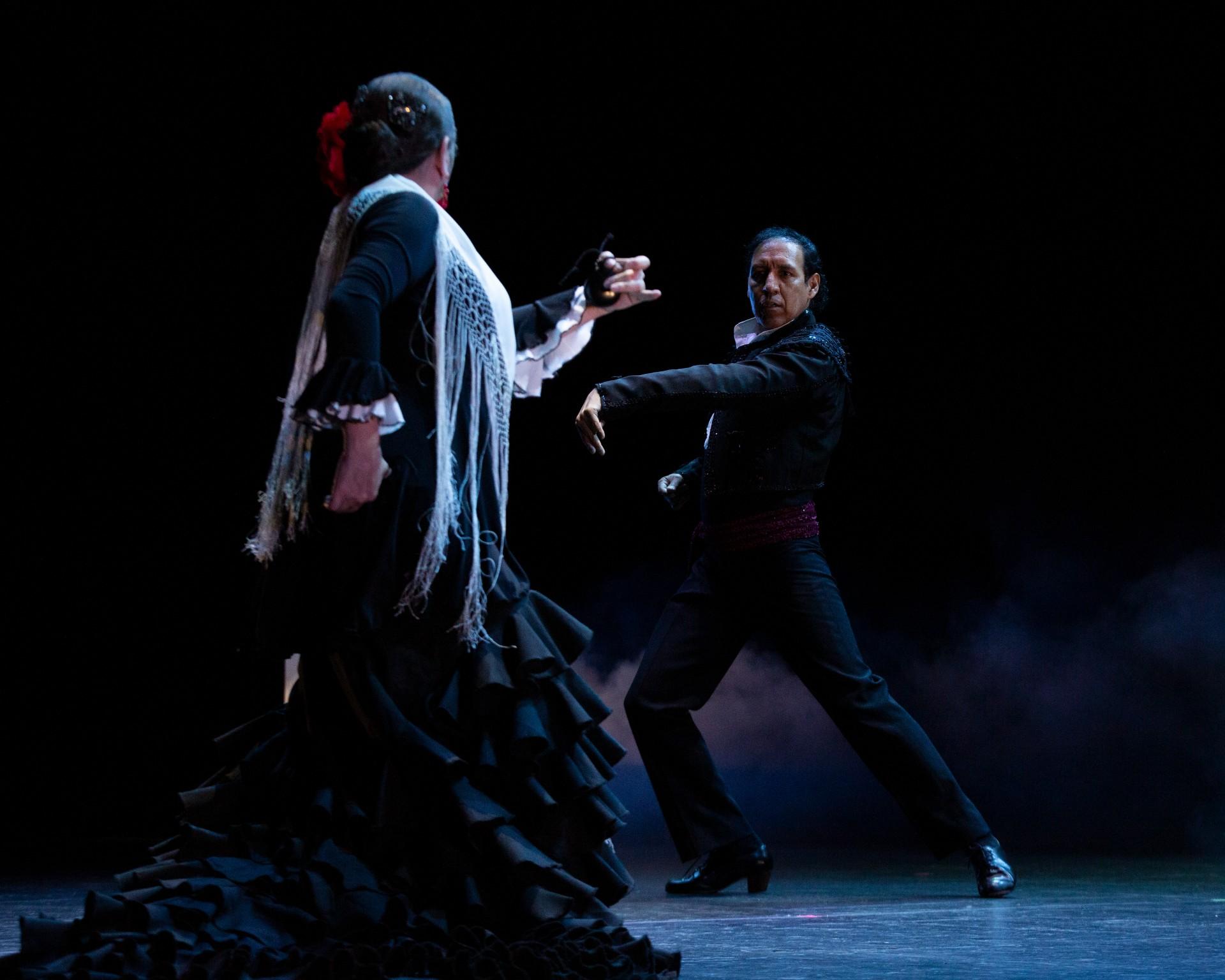 Ensemble Español Artistic Director Irma Suarez Ruiz (left) and Ensemble Español Associate Artistic Director and Executive Director Jorge Perez in “Engre Dos Almas,” choreographed by Ruiz and Perez. (Photo by Casey Mitchell)